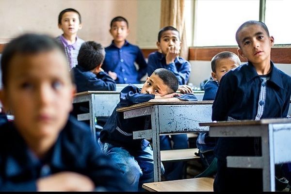 نقش مدارس خودگردان در تحصیل کودکان افغانستانی در ایران
