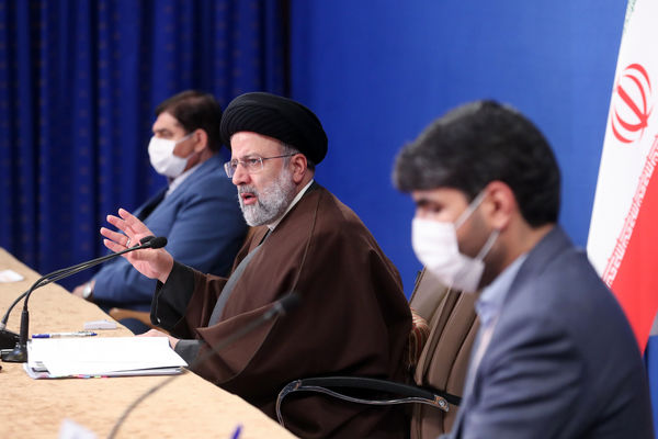 خلف وعدهی دولت رئیسی در اجرای قانون و شفافیت حقوق مدیران